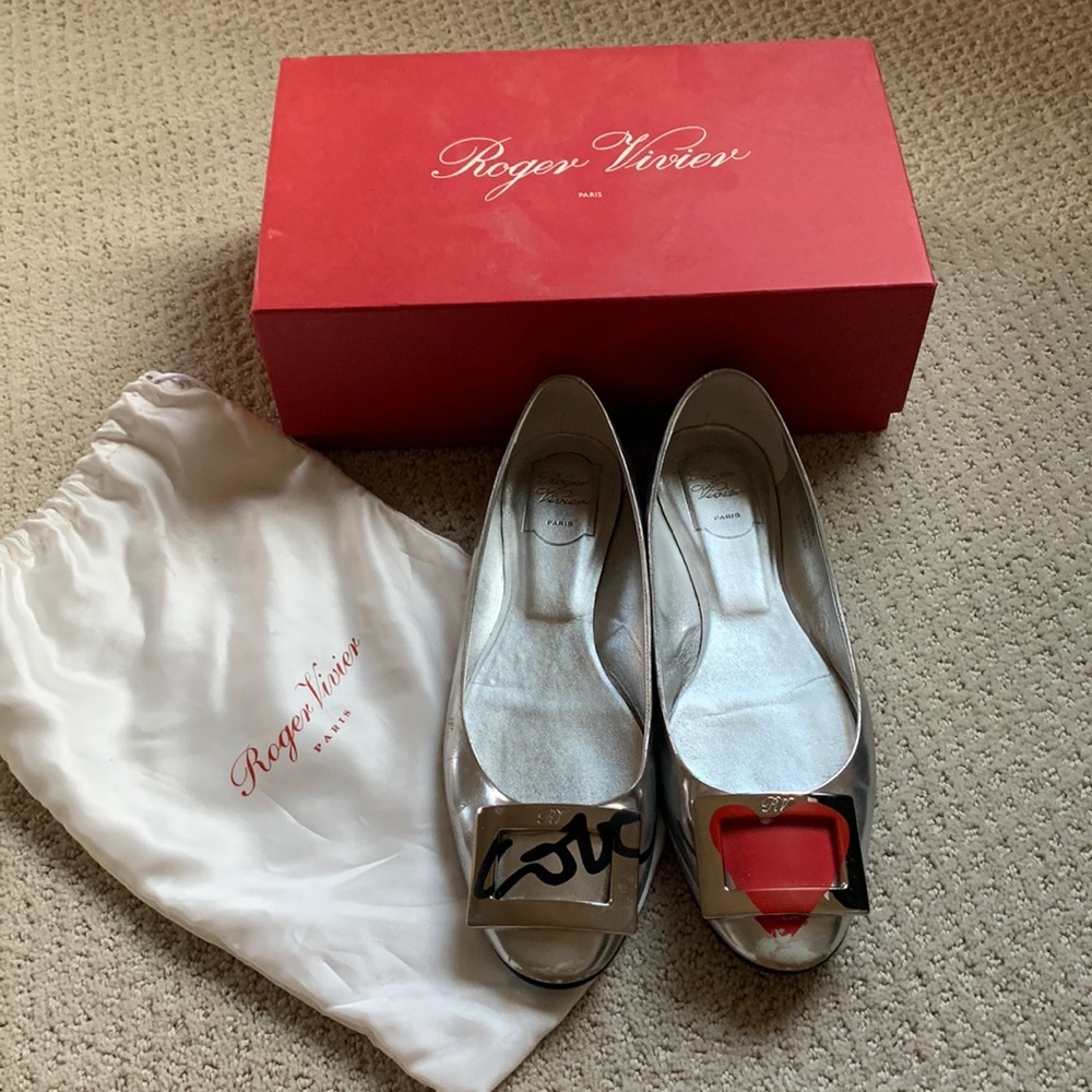 Roger Vivier Flats